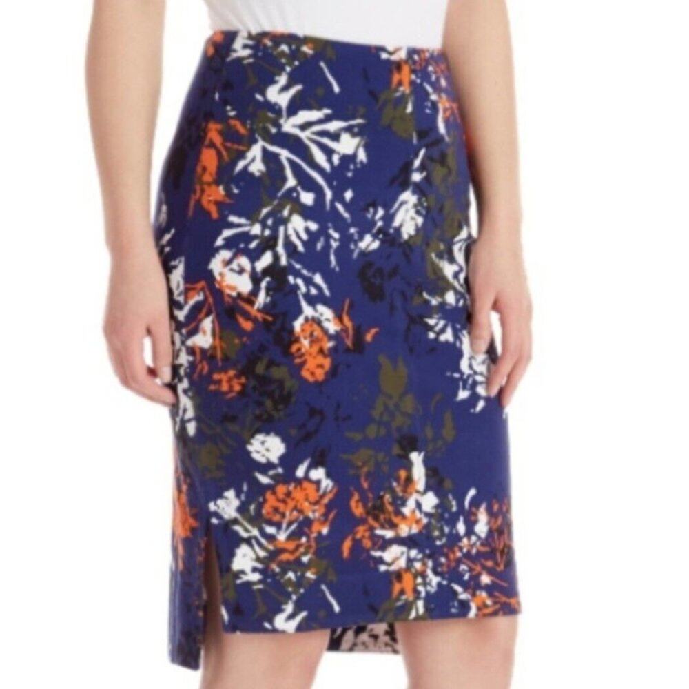 Lysse Navy w/orange floral print skirt, PXL